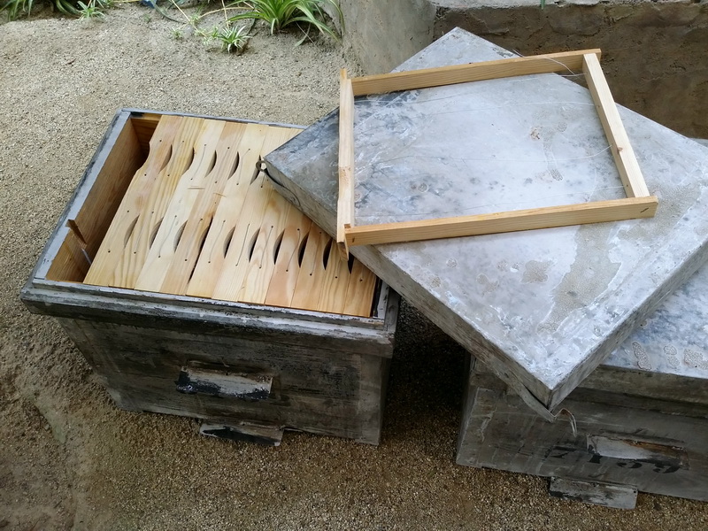 cajon panal abejas madera 2u 12panl. 51x56x42 (34eu.) 4u